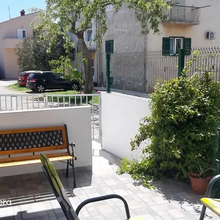 Marinela 아파트 로고즈니차